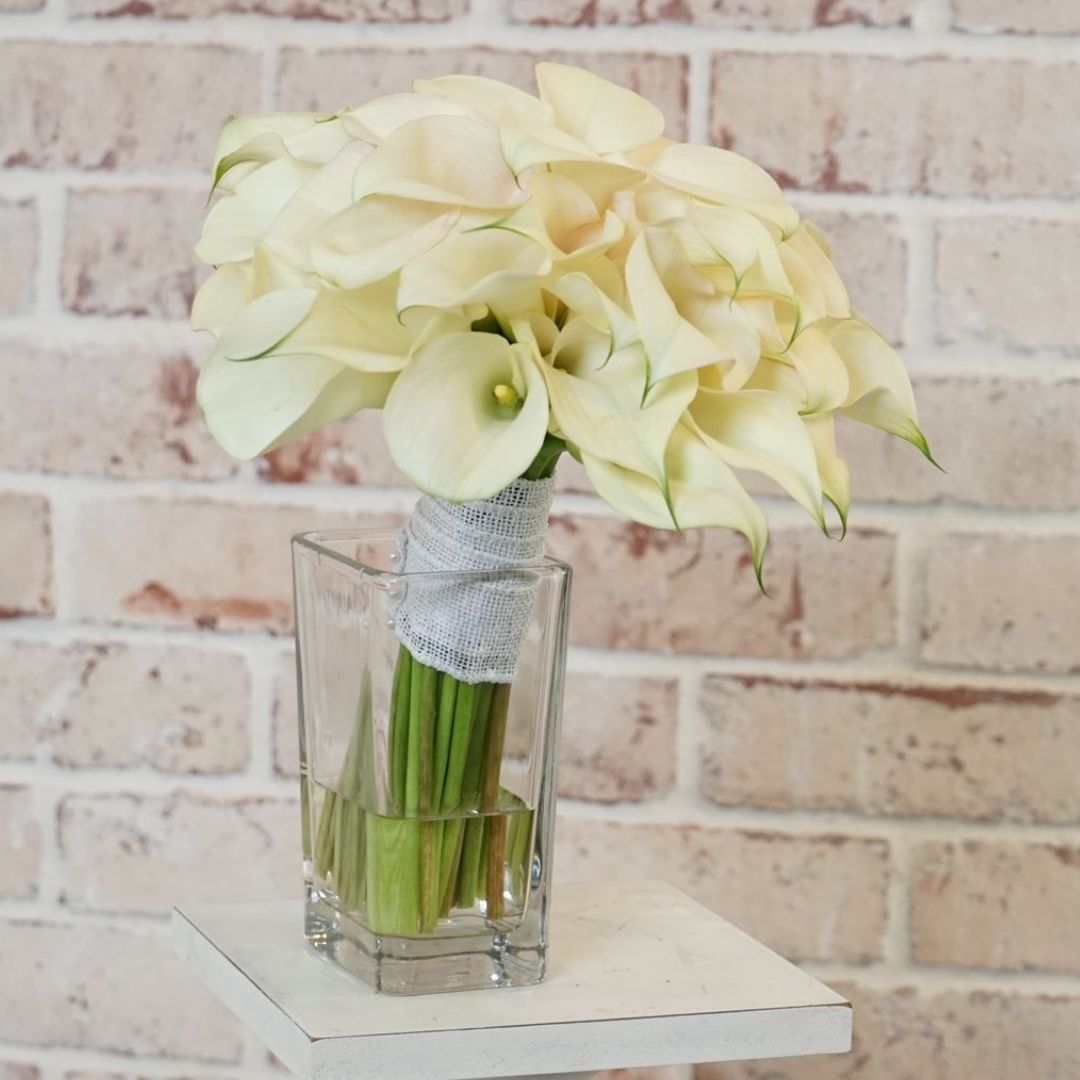 Modern Calas Bouquet | White Calla Lilies